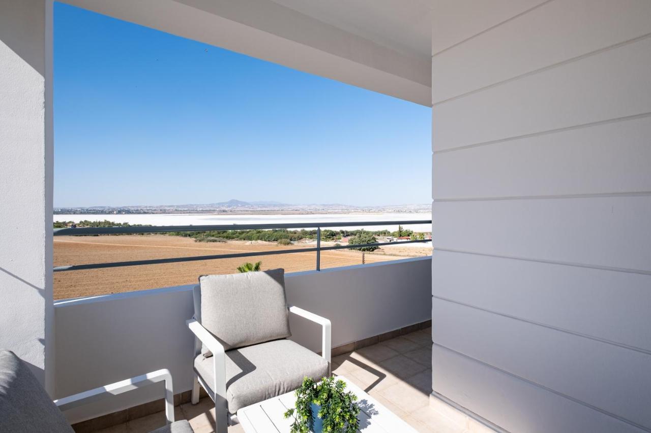 The Saline Views Makenzy Apartman Lárnaka Kültér fotó
